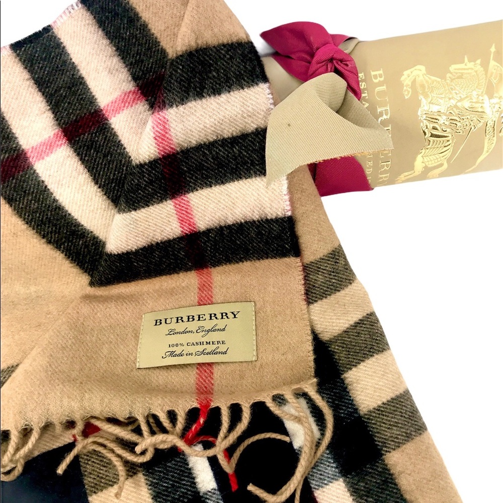 NWT Burberry Reversible Cashmere Scarf